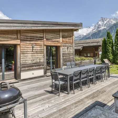 Base Camp Chalet *